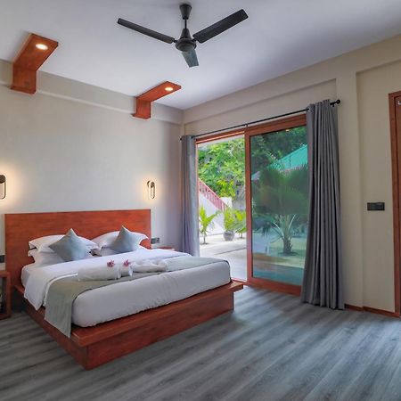 Sunny Breeze View Hotel Hangnaameedhoo ภายนอก รูปภาพ