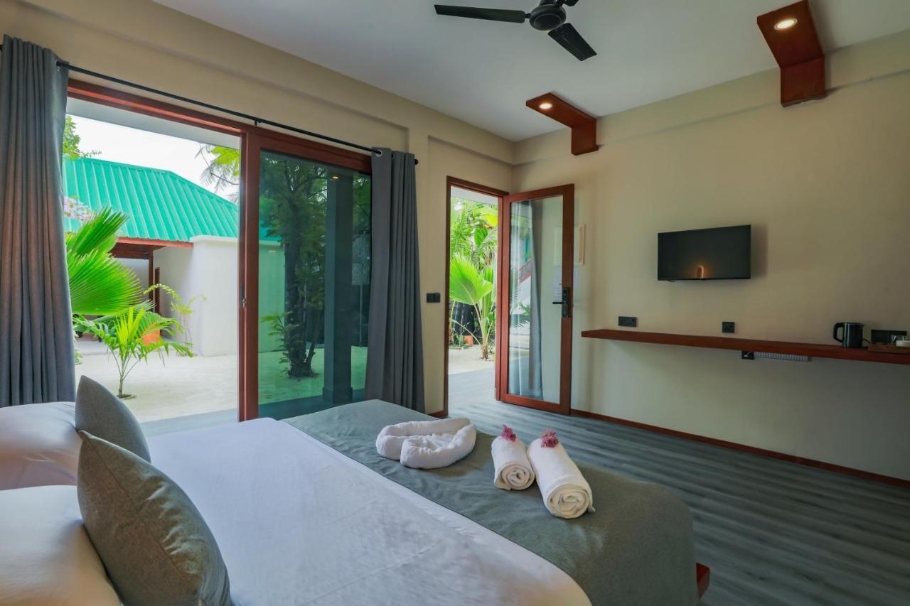 Sunny Breeze View Hotel Hangnaameedhoo ภายนอก รูปภาพ
