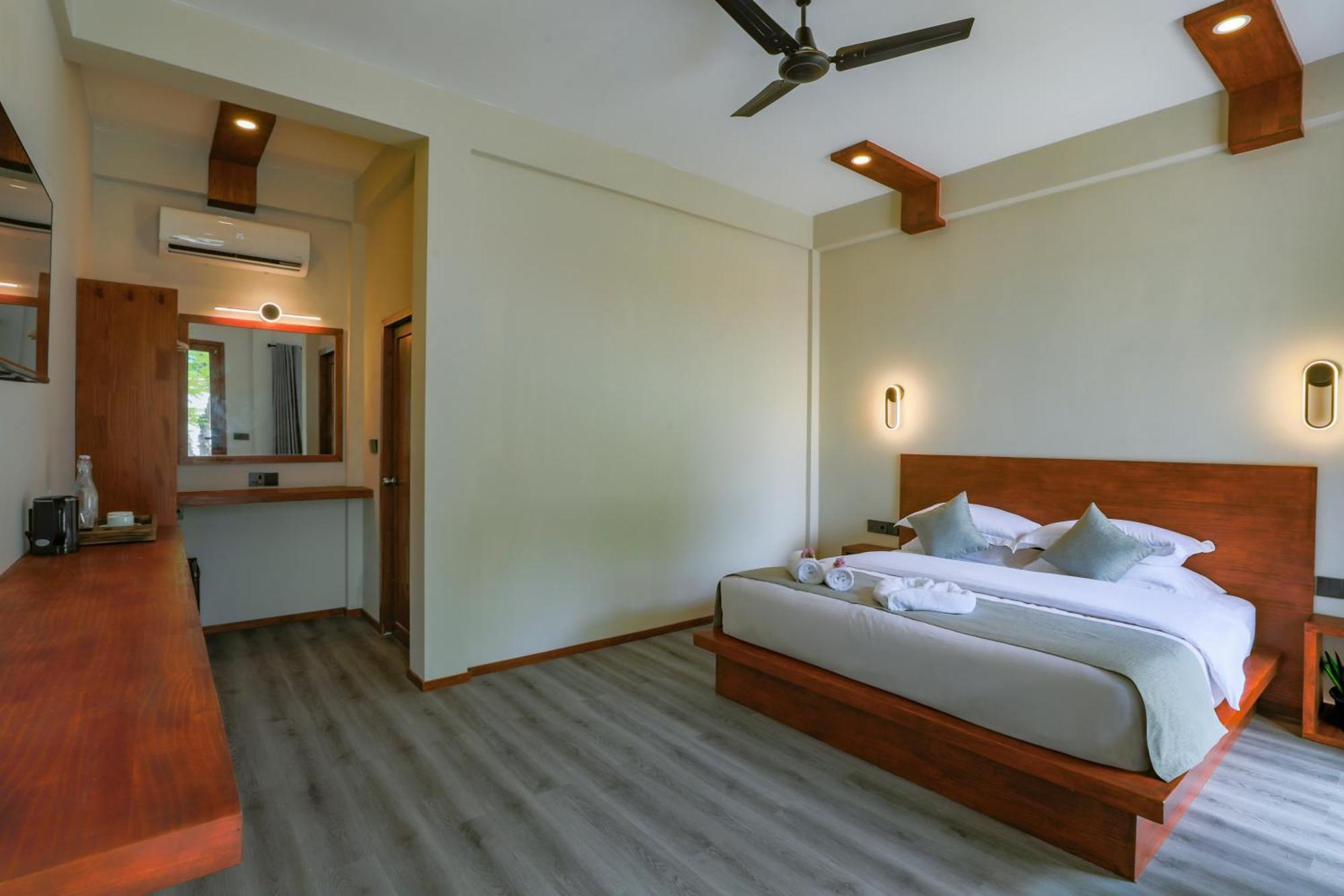 Sunny Breeze View Hotel Hangnaameedhoo ภายนอก รูปภาพ