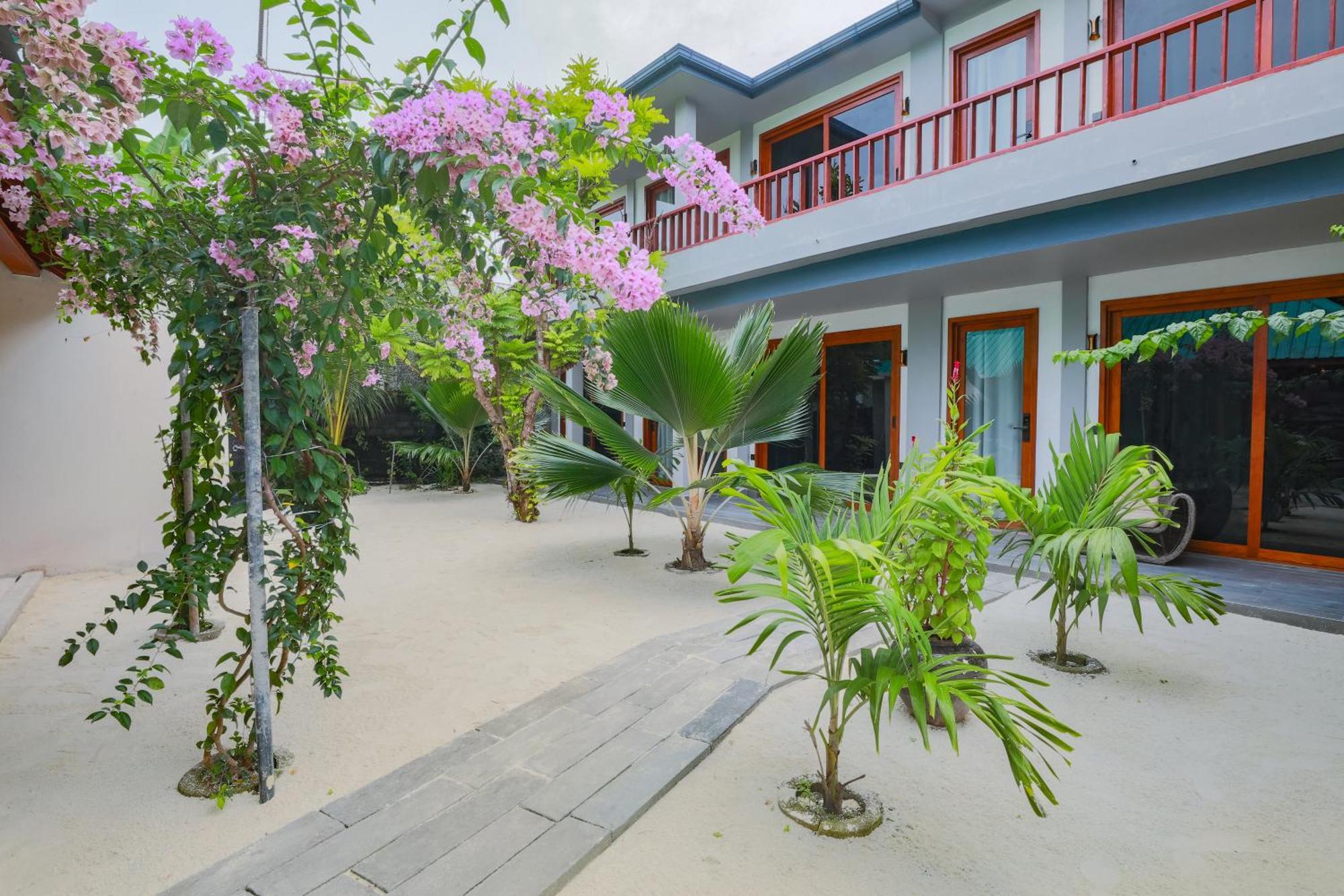 Sunny Breeze View Hotel Hangnaameedhoo ภายนอก รูปภาพ