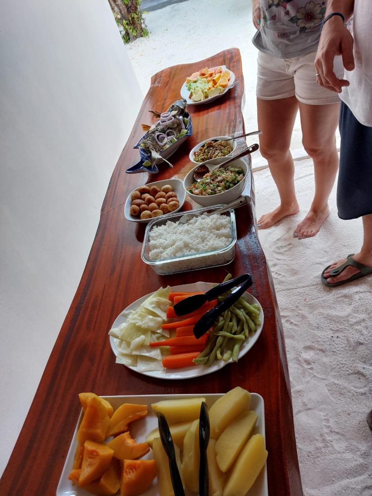 Sunny Breeze View Hotel Hangnaameedhoo ภายนอก รูปภาพ